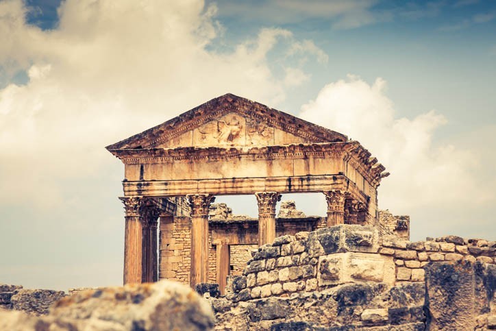 Visite du Capitole de Dougga