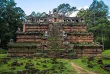 Visite du Temple pyramidal Angkor Wat